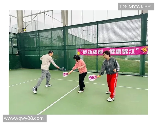 成都网球队在比赛中盯防策略的得失分析与反思 成都网球队在比赛中盯防策略的得失分析与反思