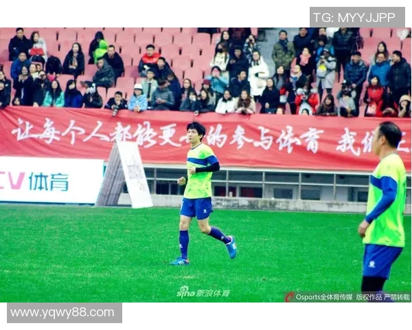 足球明星为何不选择与其他明星恋爱探讨背后的原因与影响